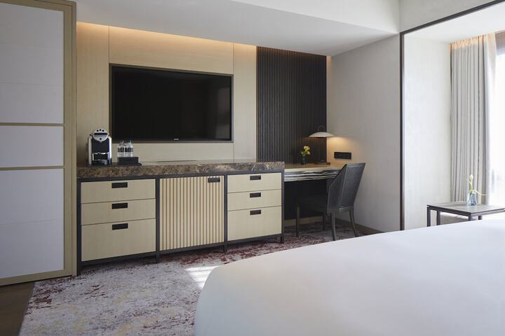 Room 15 of 147