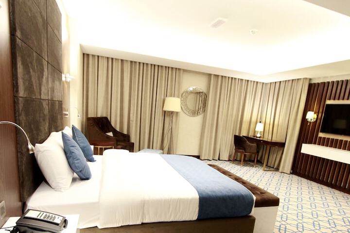 Room 18 of 50