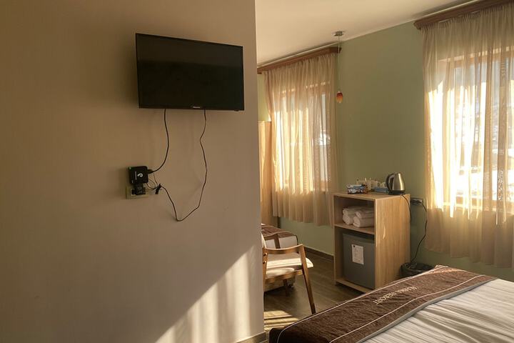 Room 52 of 196