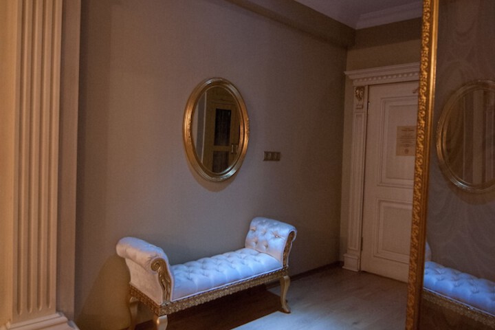 Room 23 of 49