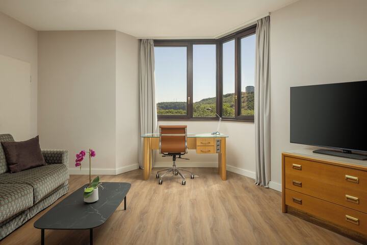 Room 68 of 146