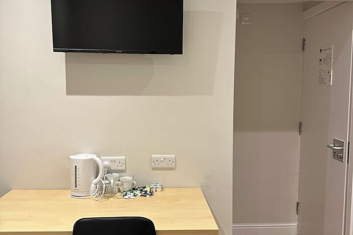 Room 19 of 38
