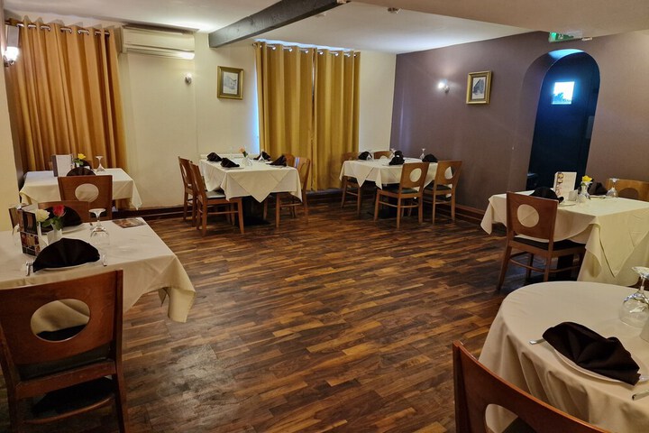 Dining 19 of 23