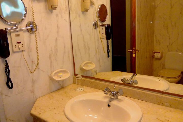 Room 41 of 51