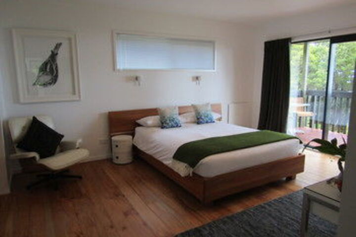 Room 13 of 22