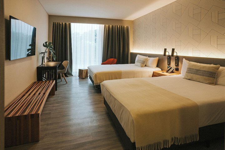 Room 10 of 44