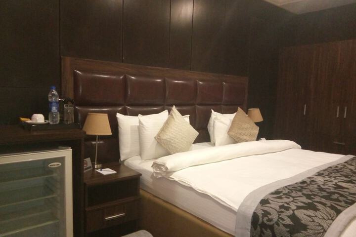 Room 5 of 59