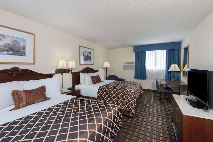 Room 4 of 24