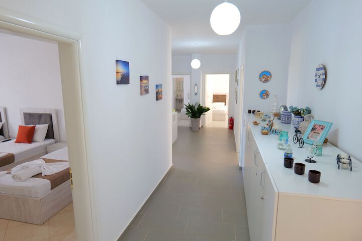 Room 11 of 28