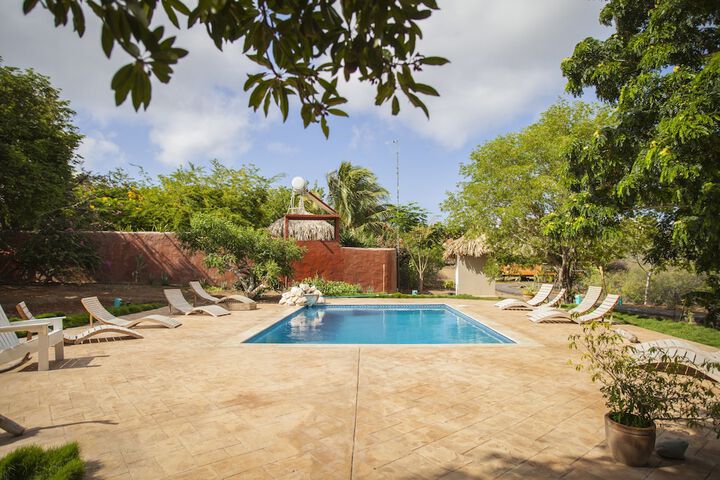 Pool 62 of 102