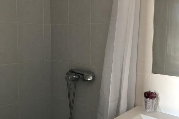 Room 17 of 25