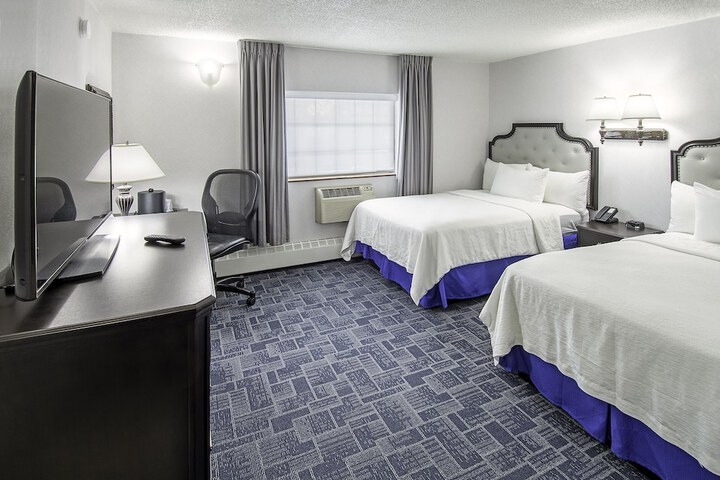 2 Double Beds (2 of 5)