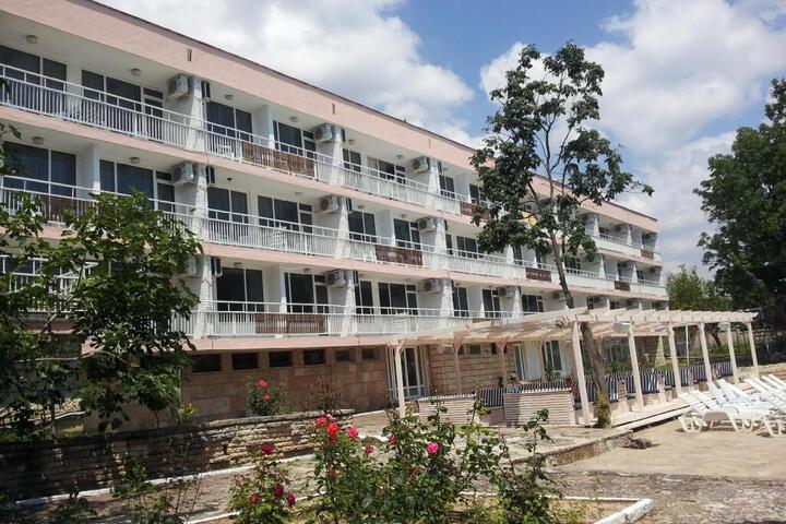 HOTEL ZARYA