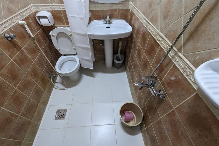 Room 5 of 8