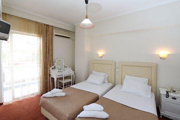 Room 13 of 29