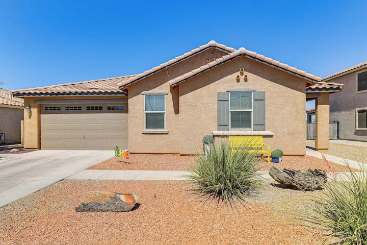 Exterior of Maricopa Home w / Heated Pool + Hot Tub!