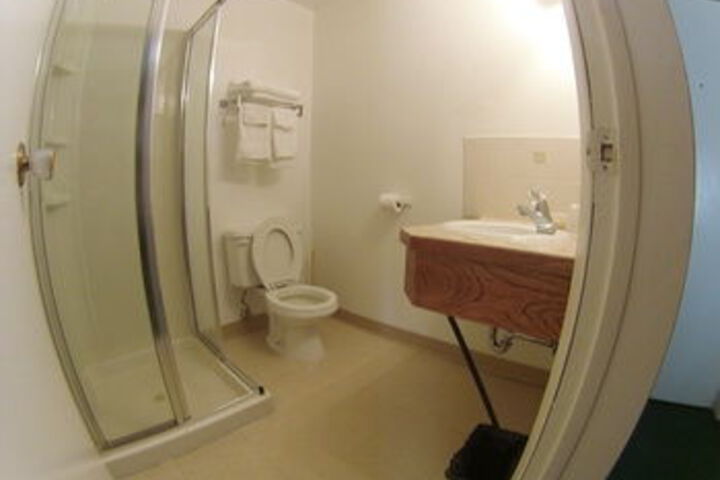 Room 6 of 35