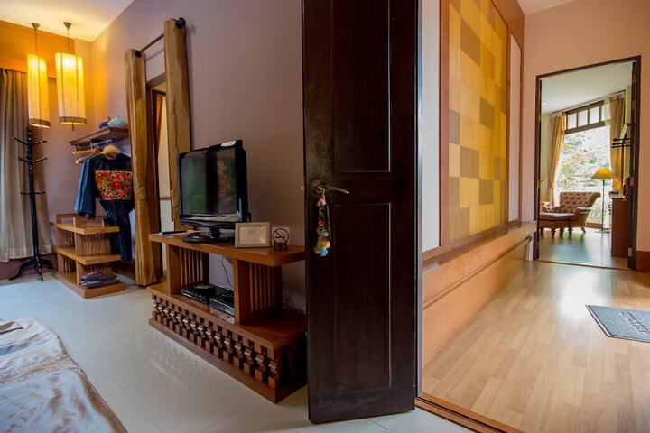 Room 16 of 51