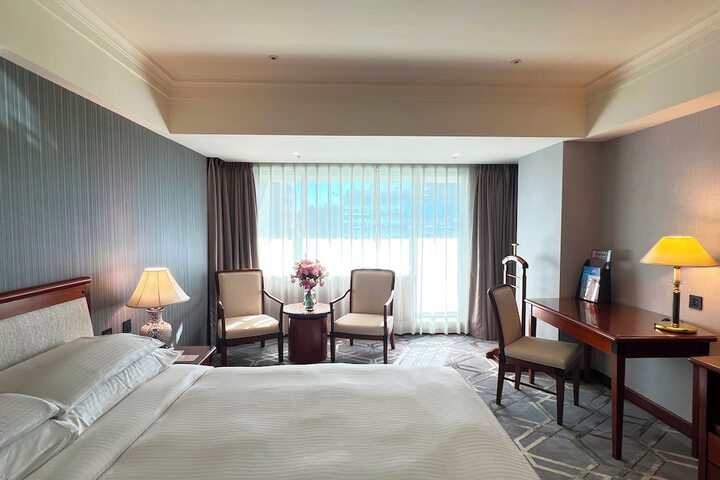 Room 26 of 93