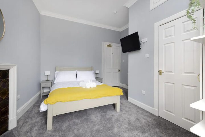 Room 25 of 68
