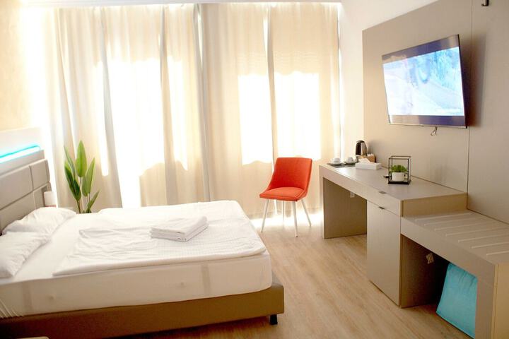 Room 5 of 37