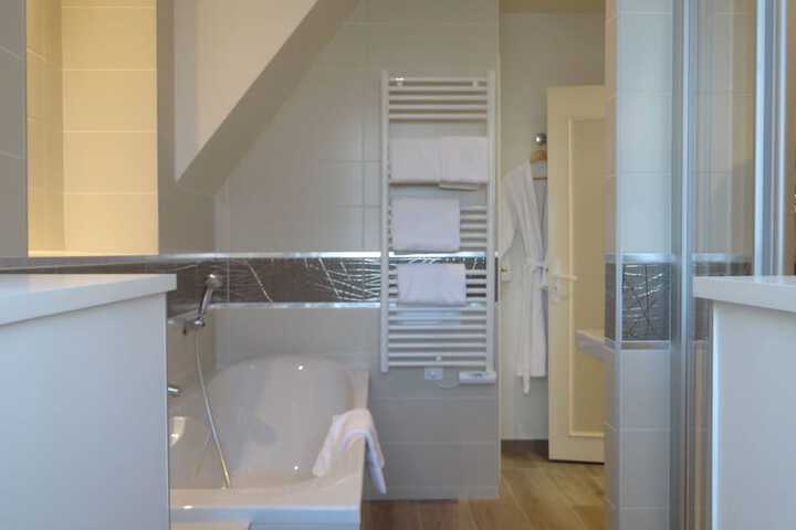 Room 41 of 59