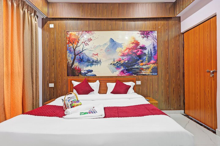 Room 15 of 32