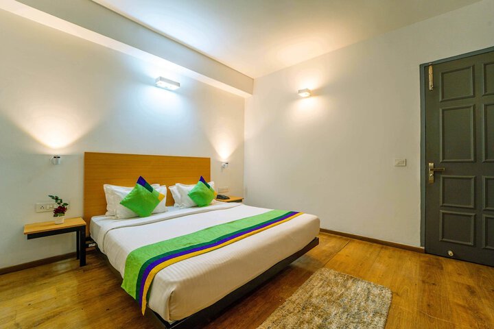 Room 14 of 34