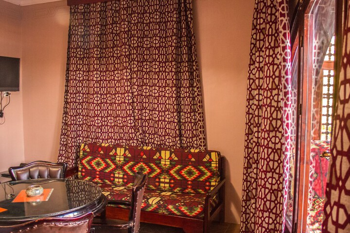Room 10 of 74