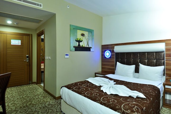 Room 6 of 44