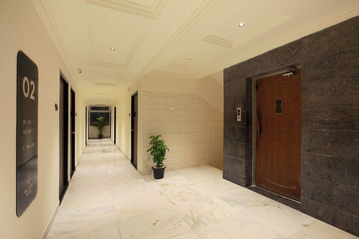 Ballroom/Hall 31 of 36
