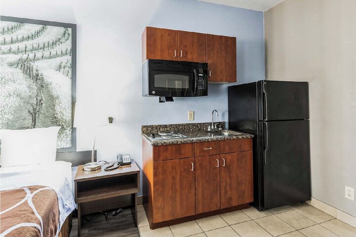 2 Double Beds (9 of 21)
