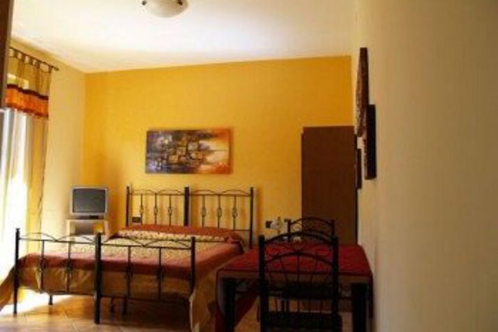 Room 14 of 28
