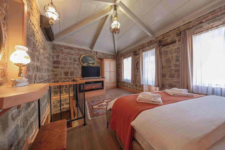 Room 28 of 154