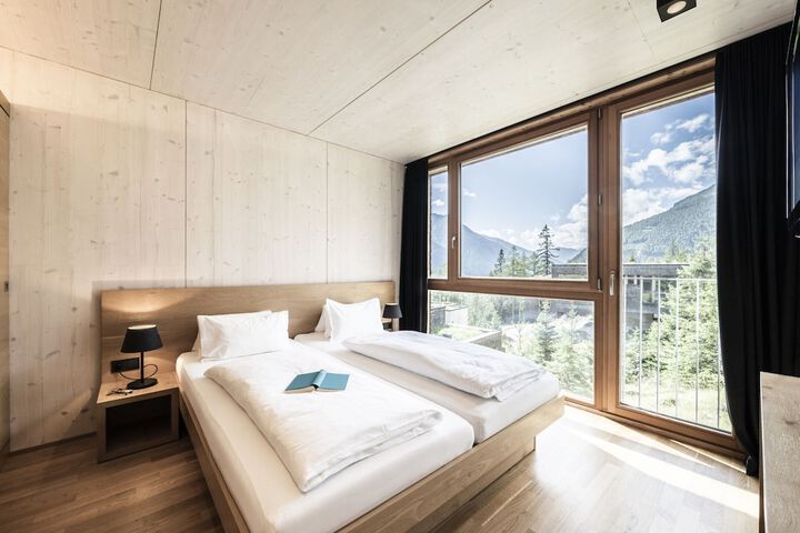 Room 3 of 40