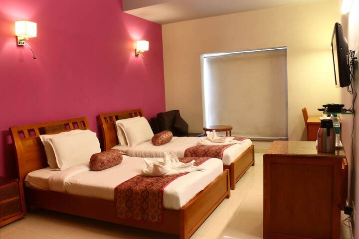 Room 2 of 34