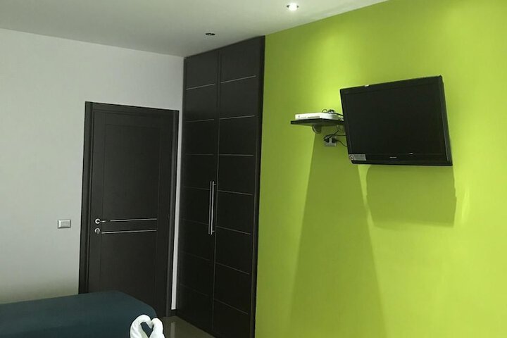 Room 4 of 22