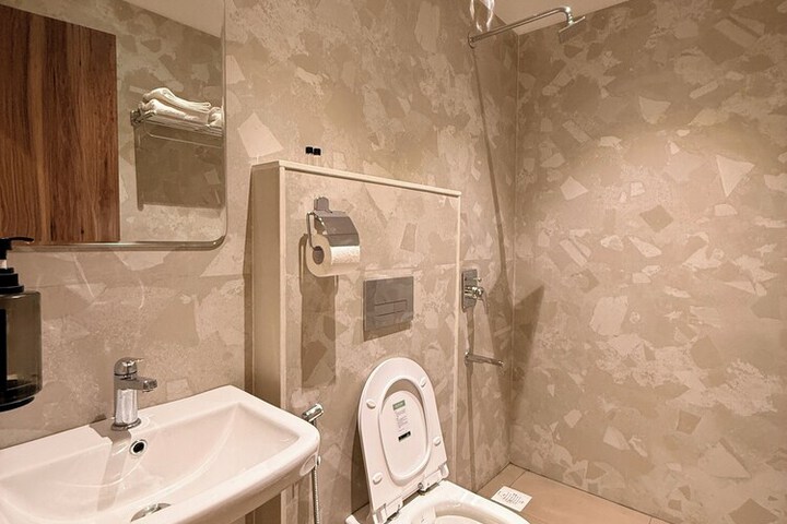 Room 43 of 84