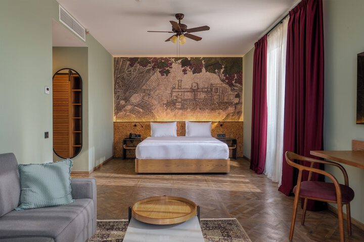 Room 13 of 53