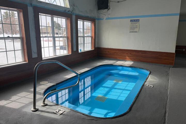 Hotel Pool