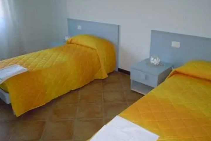 Room 3 of 7