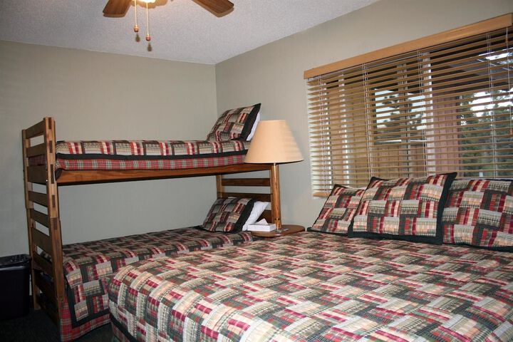 Room 3 of 73