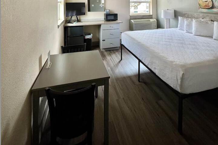 2 Double Beds (7 of 9)