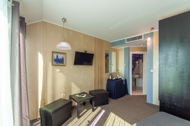 Room 14 of 15