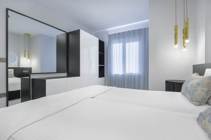 Room 17 of 53