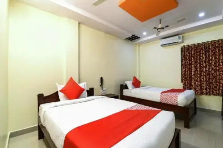 Room 5 of 12