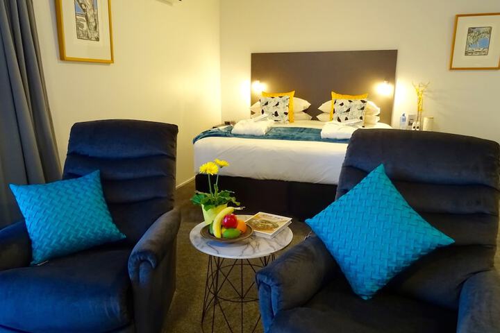 Room 6 of 38