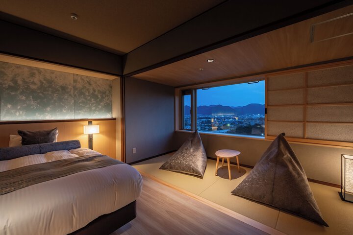 Room 11 of 40