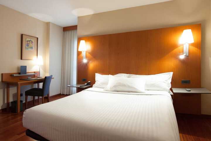 Room 2 of 30