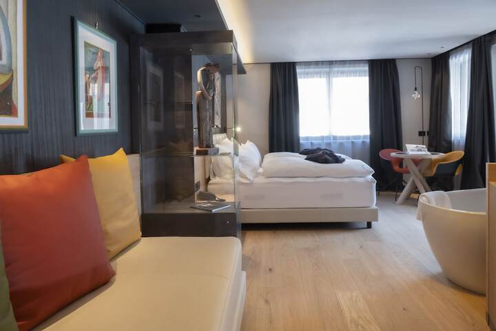 Room 28 of 44